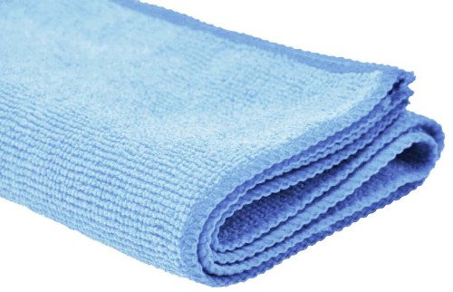 Niebieska ścierka z mikrofibry 40 × 40 cm, 320 g/m², złożona na białym tle