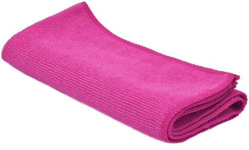 Różowa ścierka z mikrofibry 30 × 30 cm, 220 g/m², złożona na białym tle